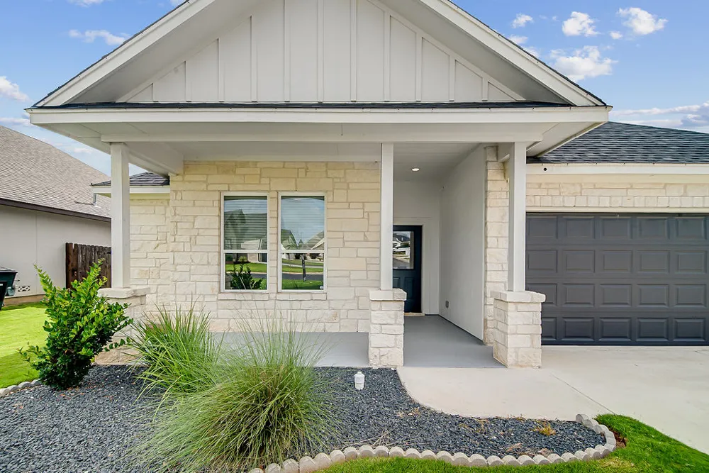 220 Riley Lane Fredericksburg, TX 78624