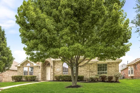 1138 Hampshire Lane