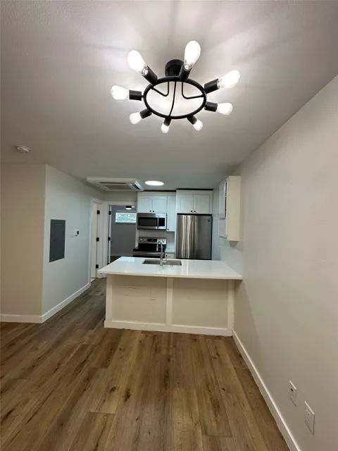 425 Rosemont Avenue #103