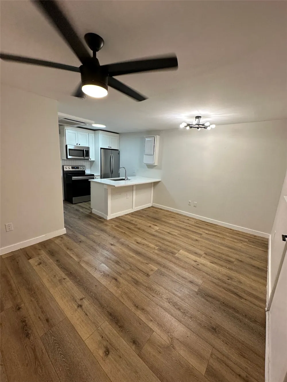 425 Rosemont Avenue #103 Dallas, TX 75208