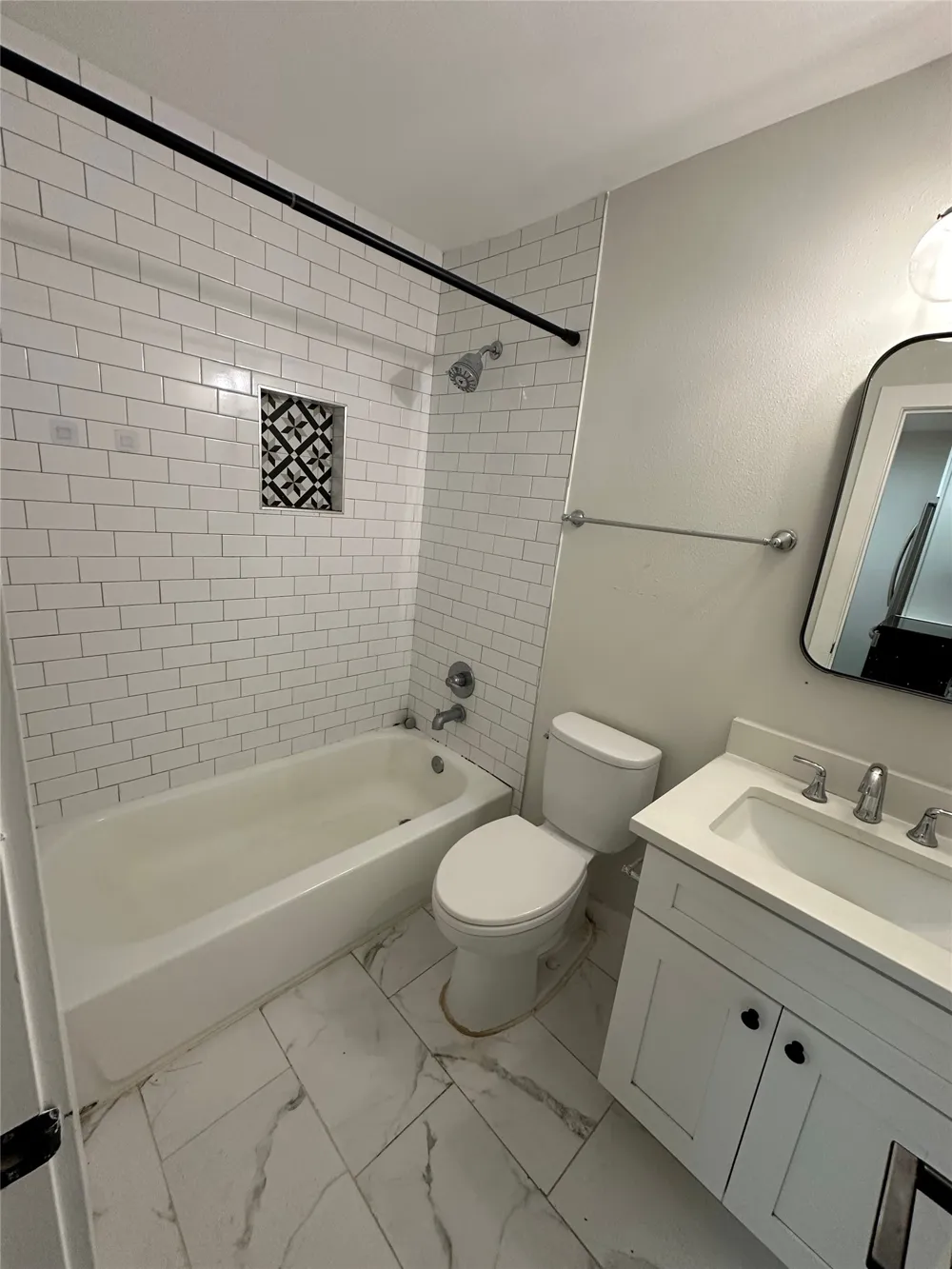 425 Rosemont Avenue #103 Dallas, TX 75208