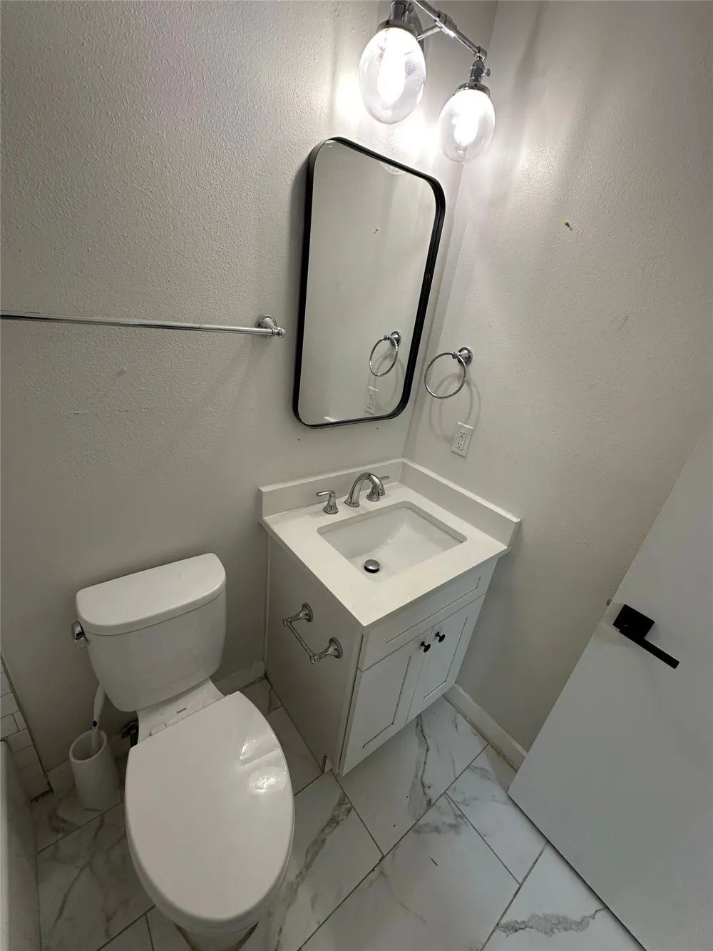 425 Rosemont Avenue #103 Dallas, TX 75208