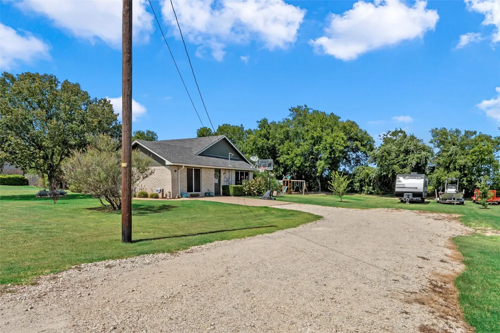 101 Brown Drive Eddy, TX 76524