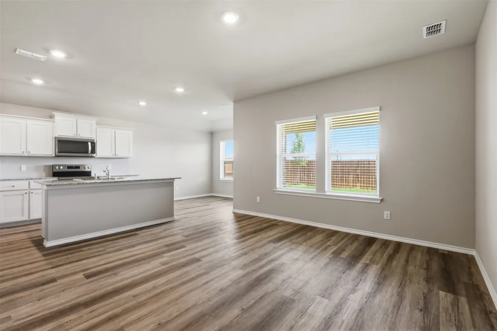564 Marsh Street Cleburne, TX 76033