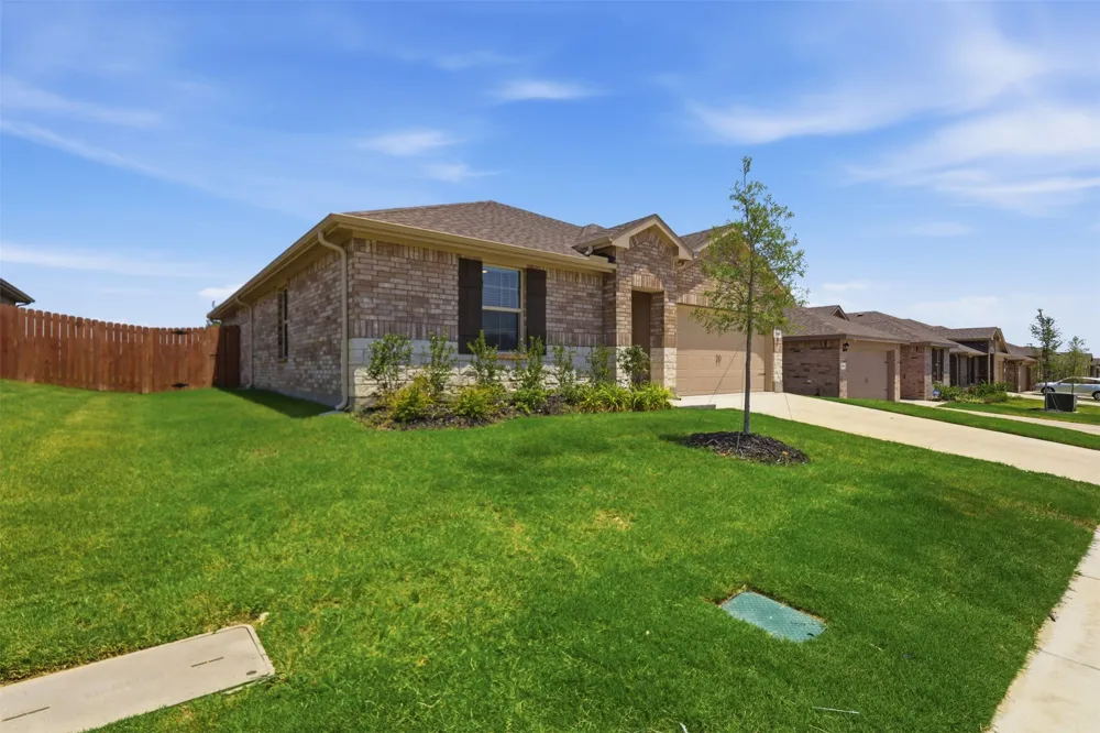 564 Marsh Street Cleburne, TX 76033
