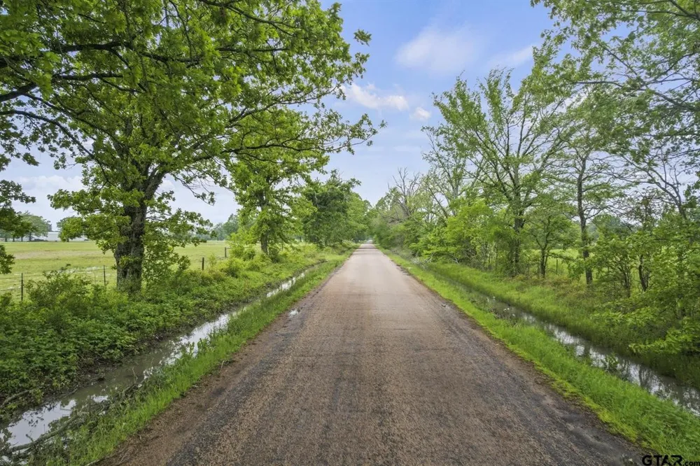 956 NE County Road 2220 Talco, TX 75487