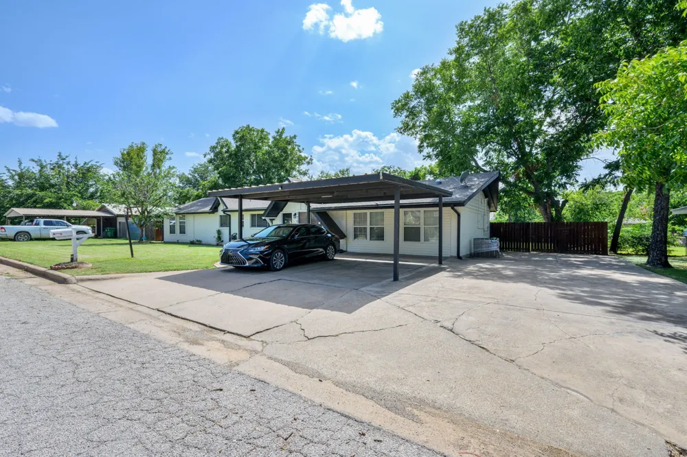 1702 SE 22nd Avenue Mineral Wells, TX 76067