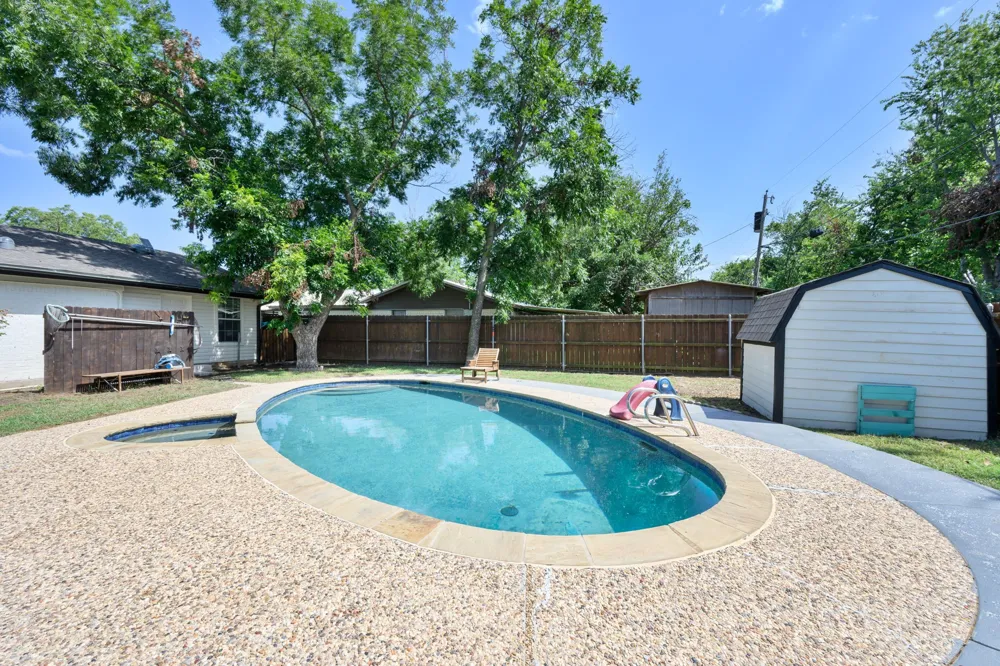 1702 SE 22nd Avenue Mineral Wells, TX 76067