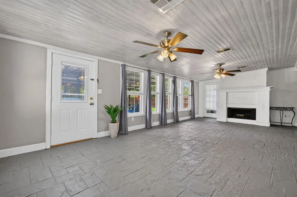 1702 SE 22nd Avenue Mineral Wells, TX 76067