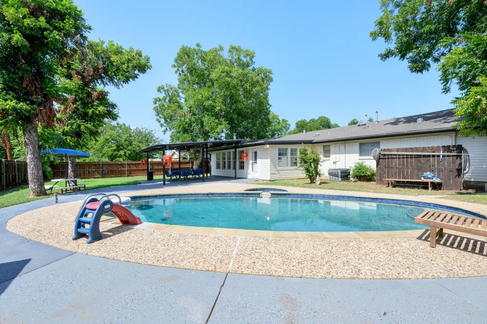 1702 SE 22nd Avenue Mineral Wells, TX 76067