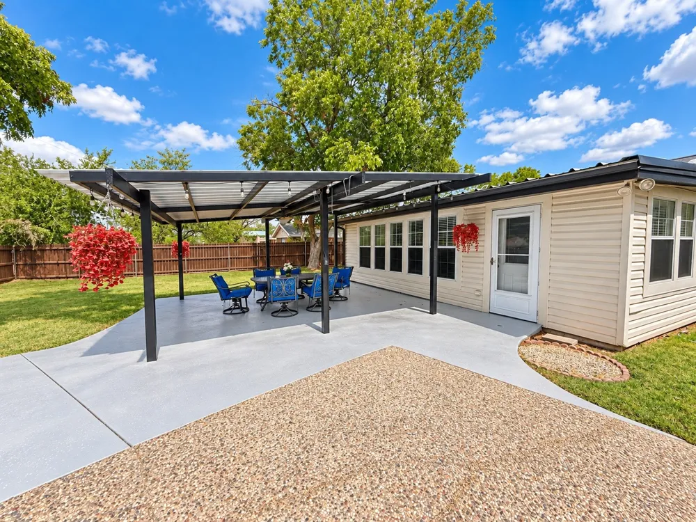 1702 SE 22nd Avenue Mineral Wells, TX 76067
