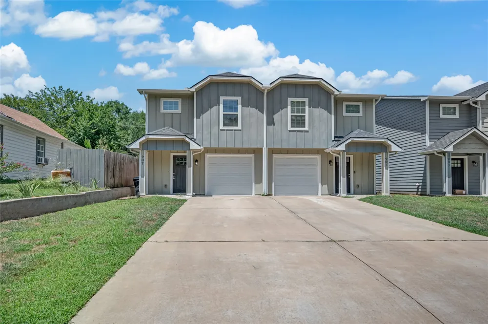 907 W Collins Street Denison, TX 75020