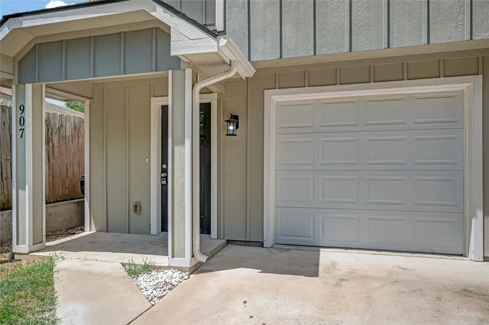 907 W Collins Street Denison, TX 75020
