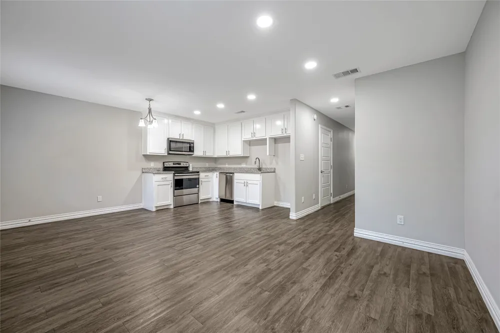 907 W Collins Street Denison, TX 75020