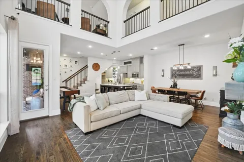 462 Loma Alta Drive