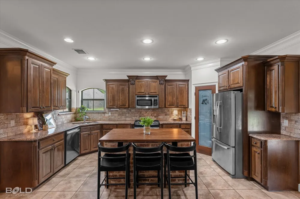 816 Eagles Nest Haughton, LA 71037