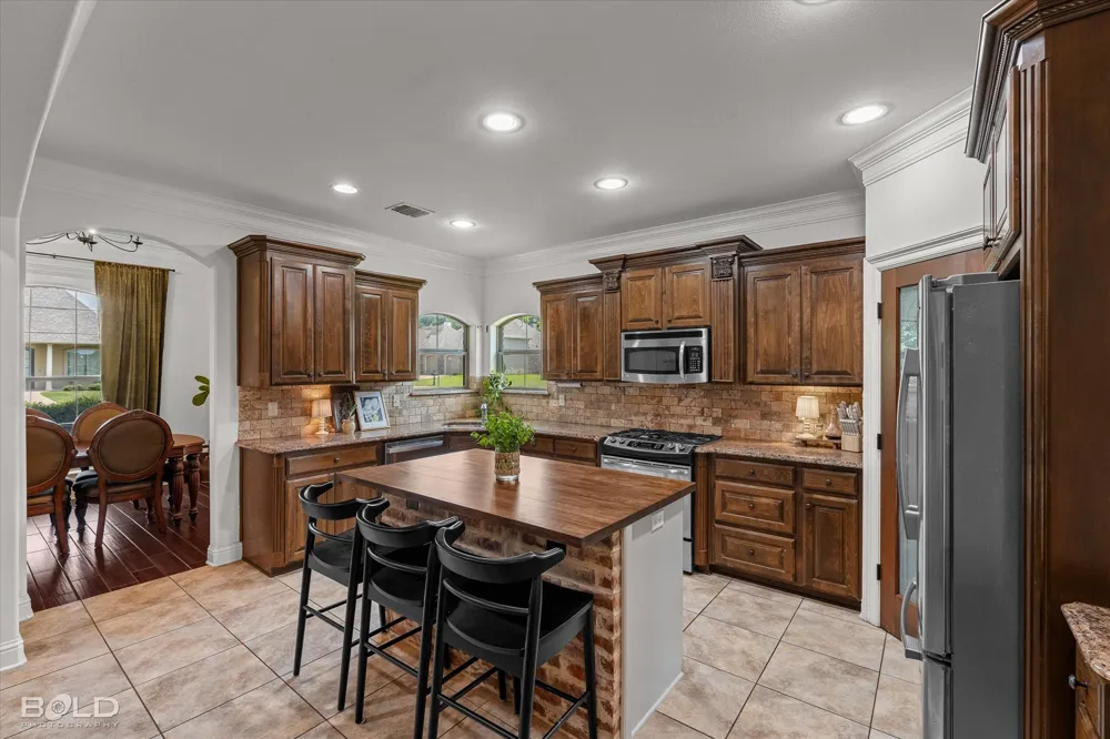 816 Eagles Nest Haughton, LA 71037