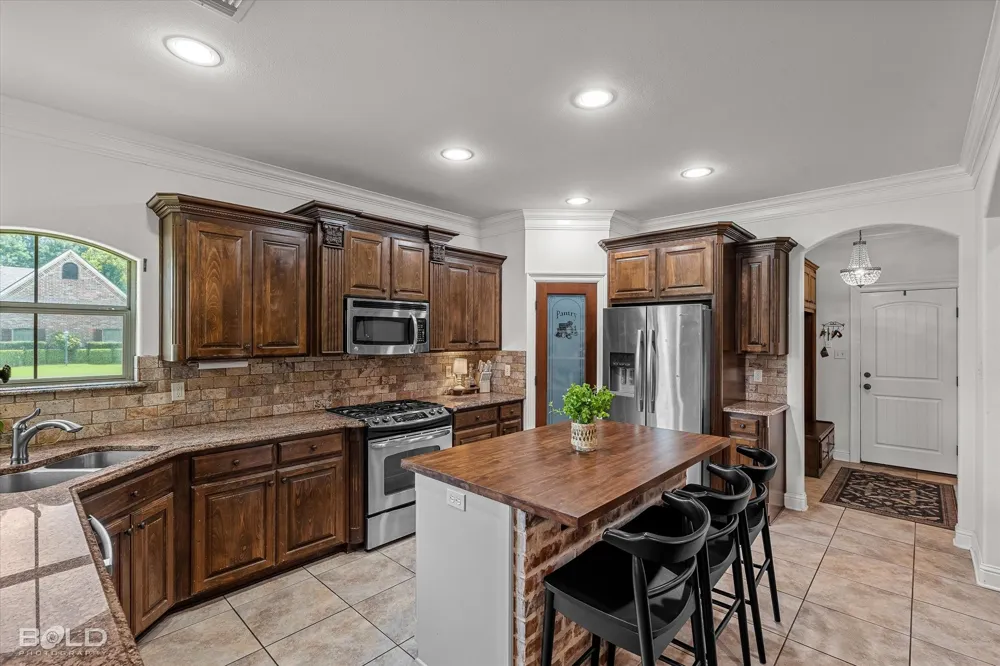 816 Eagles Nest Haughton, LA 71037