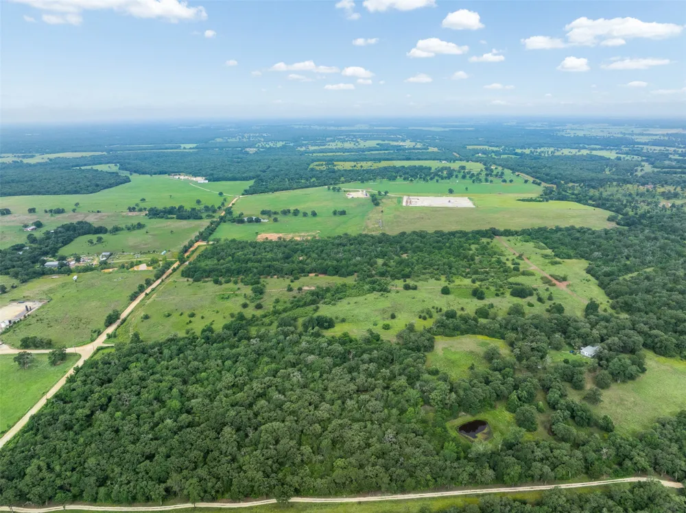 5241 County Road 358 Crest Caldwell, TX 77836