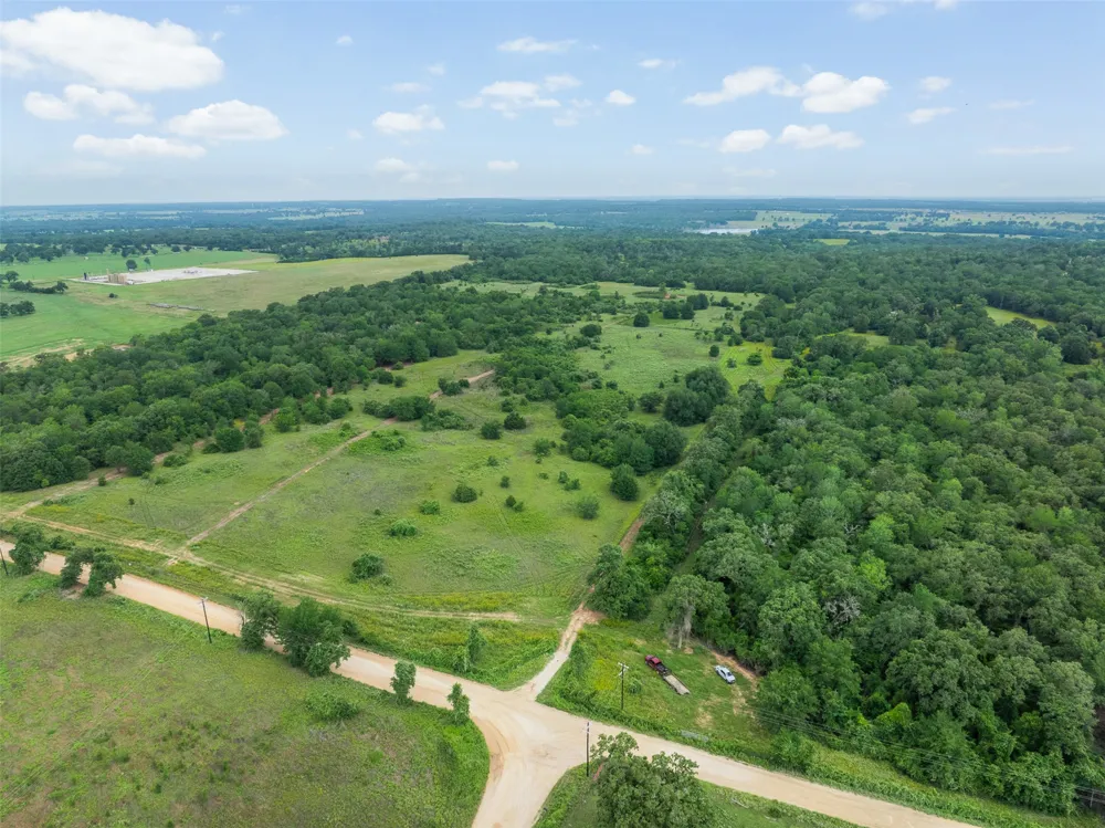 5241 County Road 358 Crest Caldwell, TX 77836