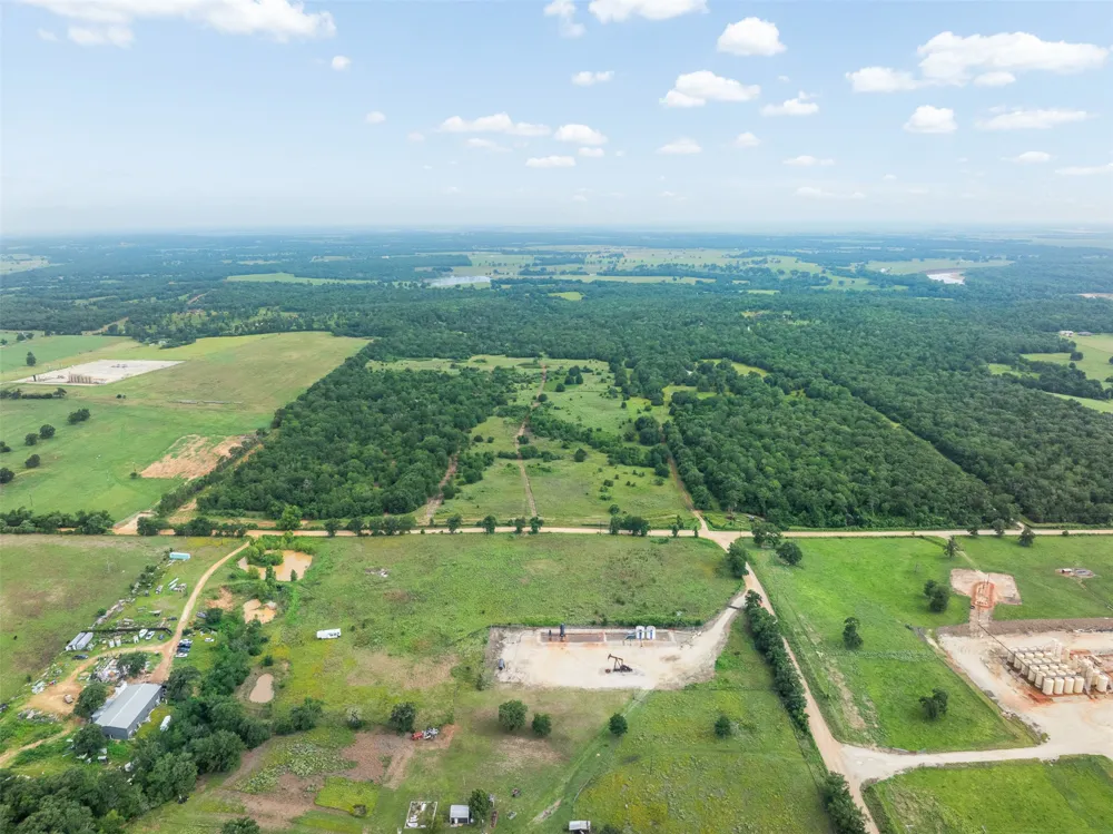 5241 County Road 358 Crest Caldwell, TX 77836