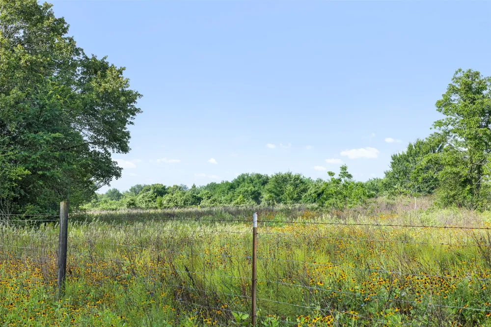 5241 County Road 358 Crest Caldwell, TX 77836