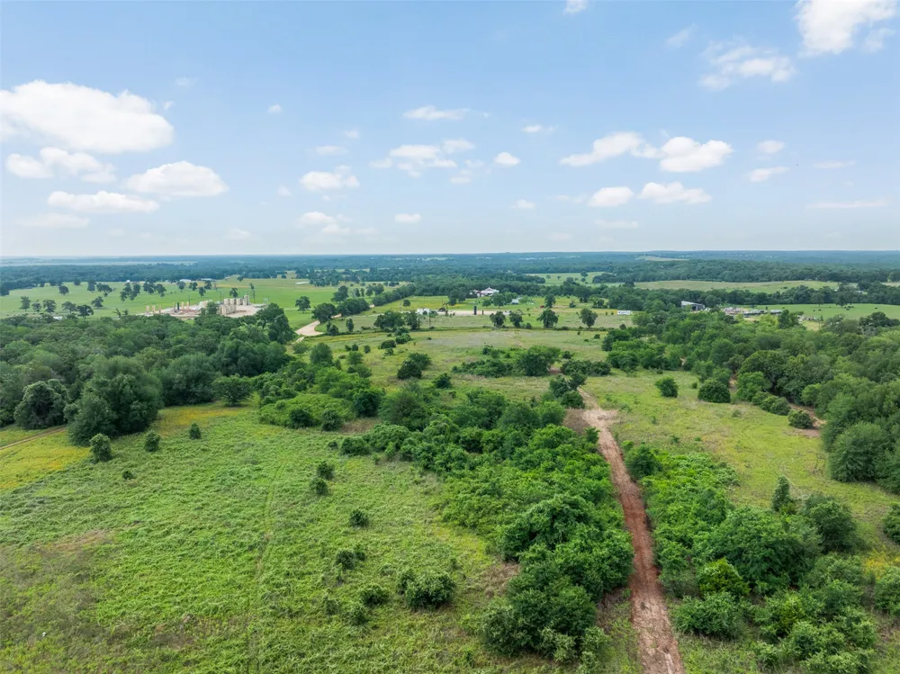 5241 County Road 358 Crest Caldwell, TX 77836