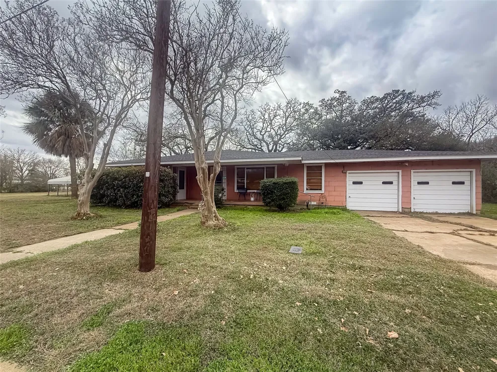 729 Main Street Lexington, TX 78947