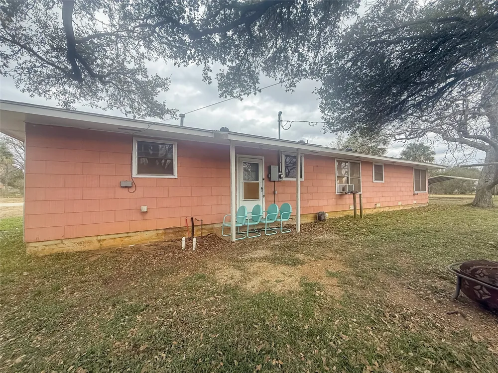 729 Main Street Lexington, TX 78947