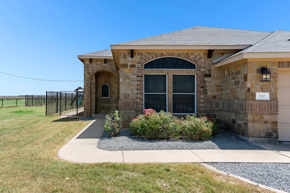 200 County Road 453 A Road Taylor, TX 76574