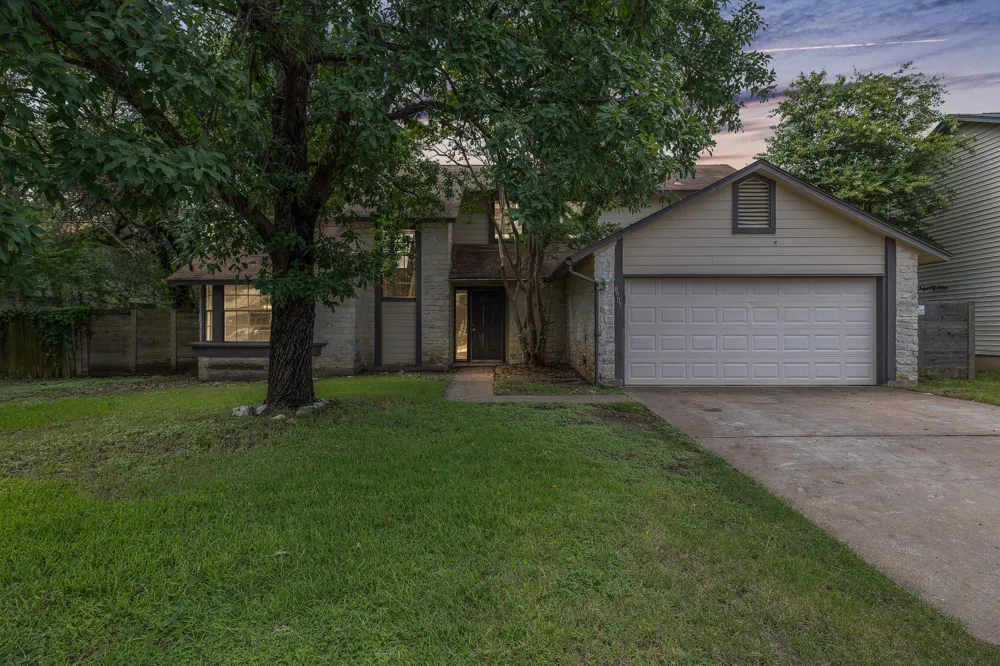 8905 Bridgewood Trail Austin, TX 78729
