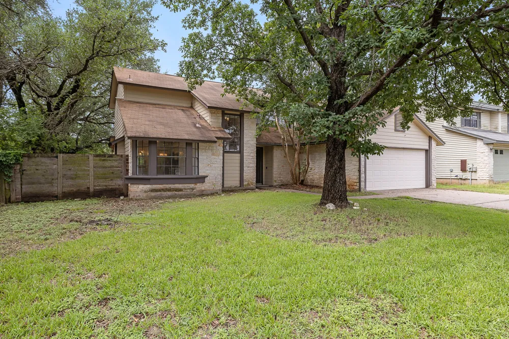 8905 Bridgewood Trail Austin, TX 78729