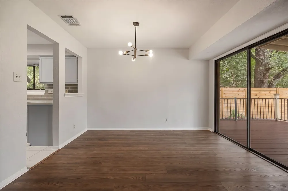 8905 Bridgewood Trail Austin, TX 78729