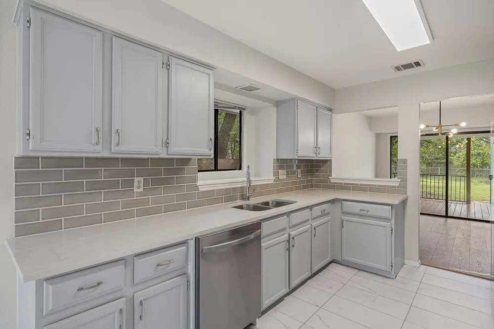 8905 Bridgewood Trail Austin, TX 78729