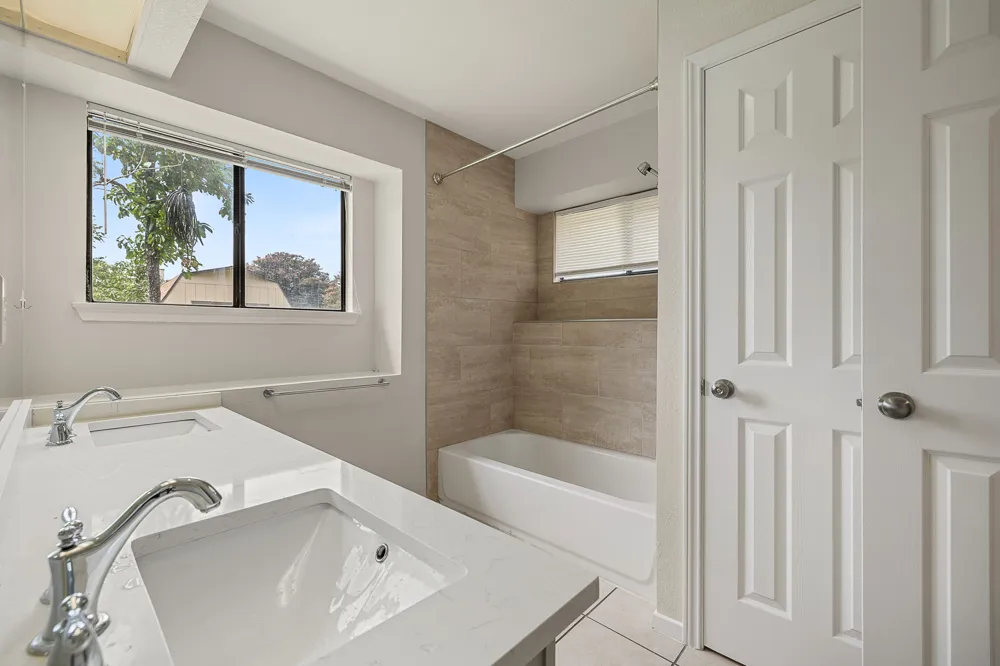 8905 Bridgewood Trail Austin, TX 78729