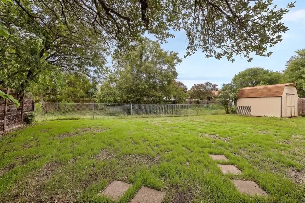 8905 Bridgewood Trail Austin, TX 78729