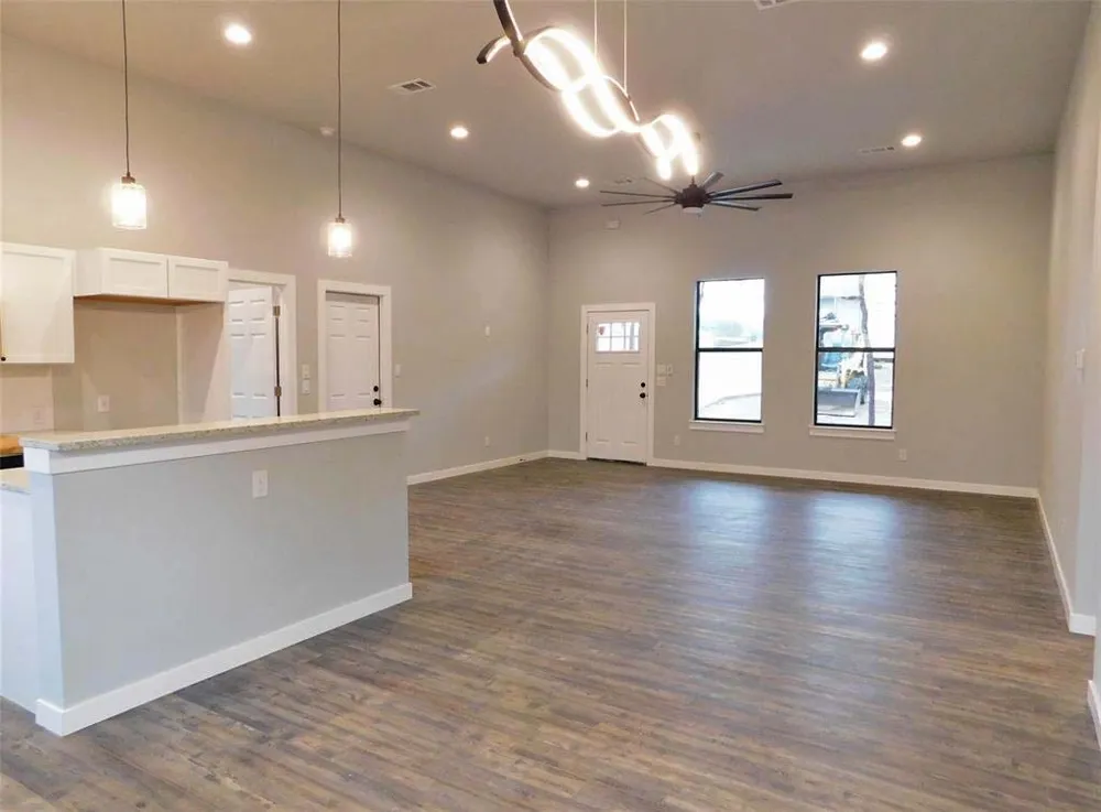 207 Laurel Lane Spicewood, TX 78669