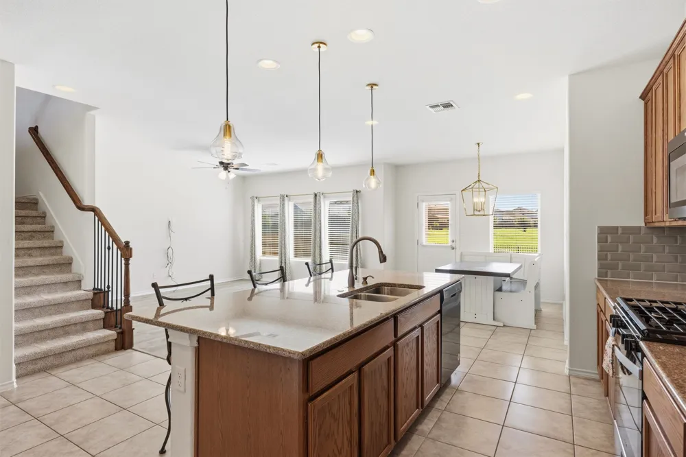 716 S San Marcos Street Manor, TX 78653