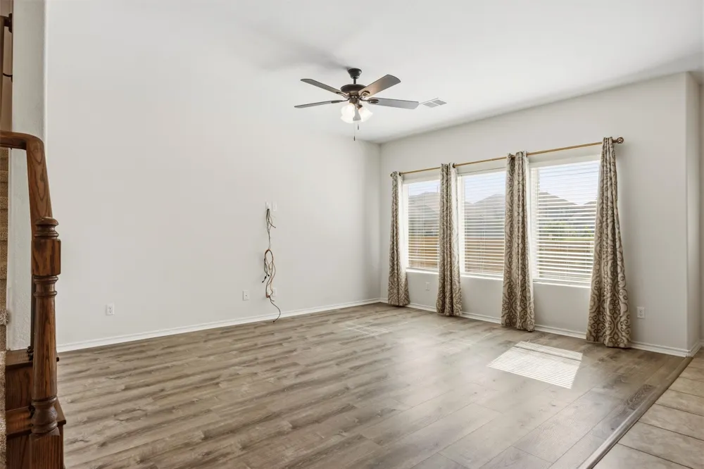 716 S San Marcos Street Manor, TX 78653