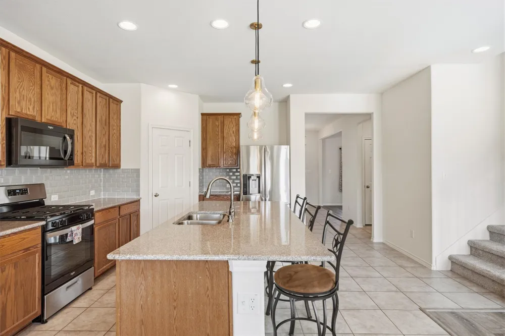716 S San Marcos Street Manor, TX 78653