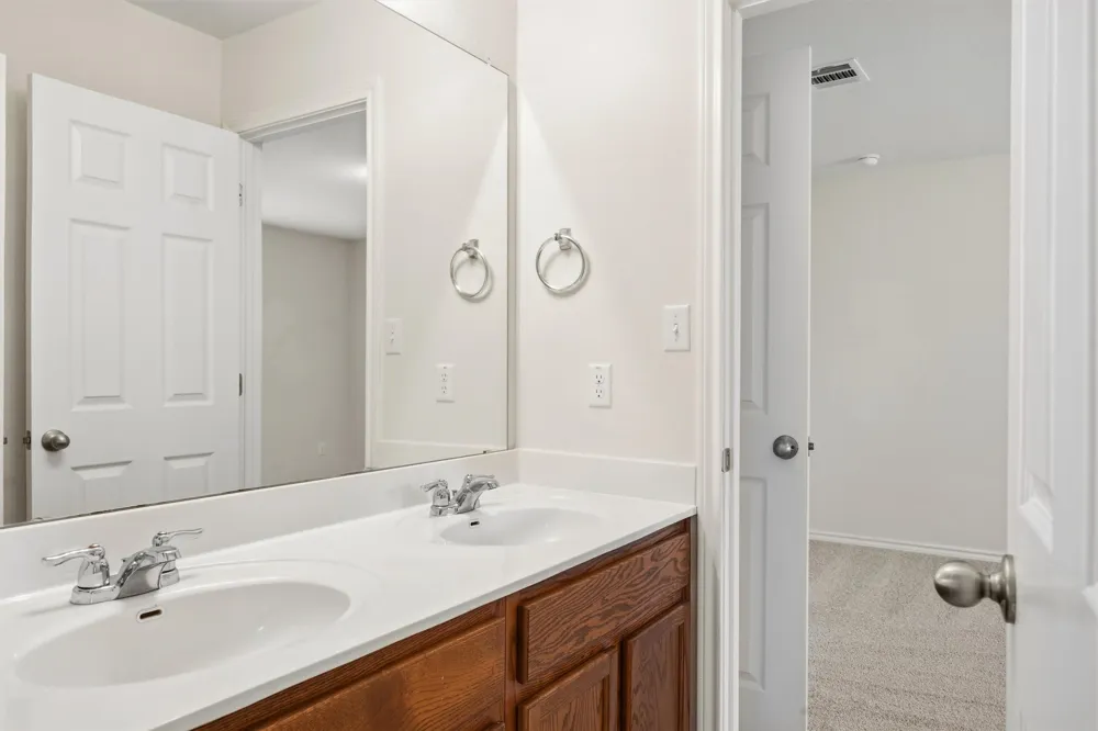 716 S San Marcos Street Manor, TX 78653