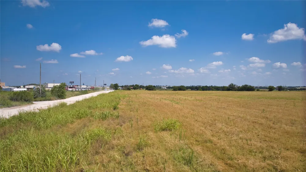 35 IH Jarrell, TX 76537