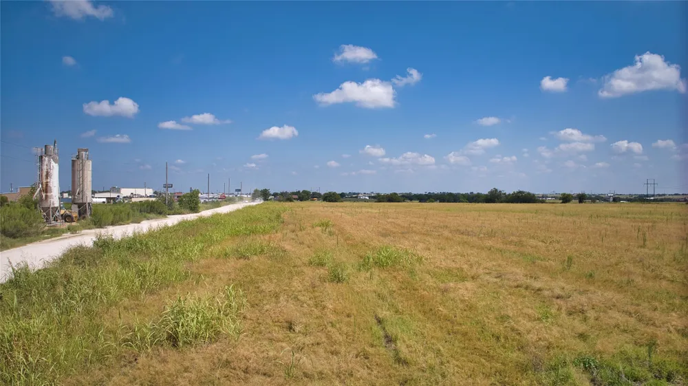 35 IH Jarrell, TX 76537