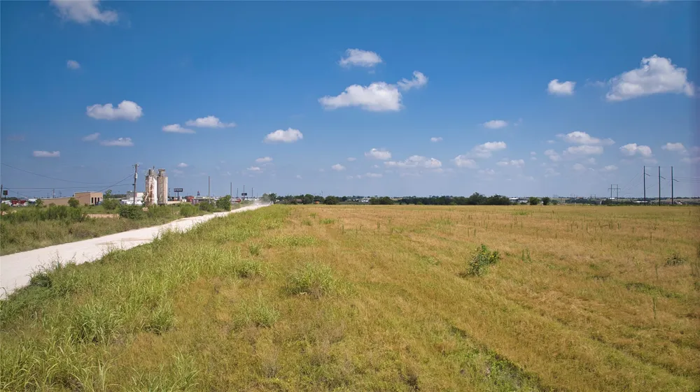 35 IH Jarrell, TX 76537