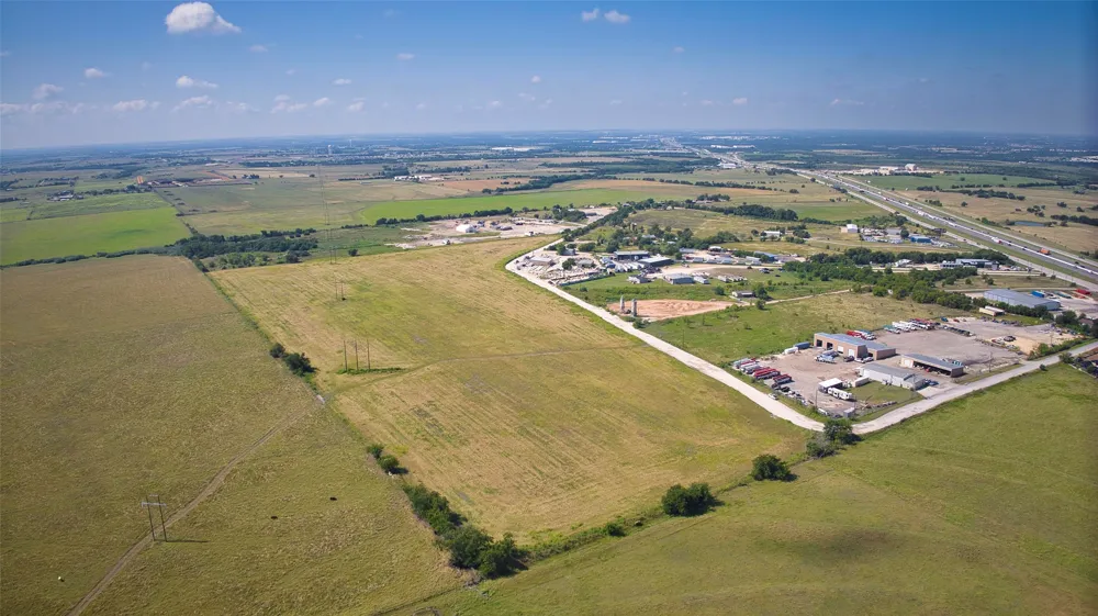 35 IH Jarrell, TX 76537