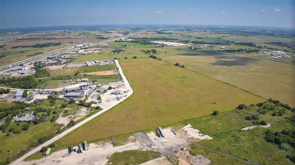 35 IH Jarrell, TX 76537