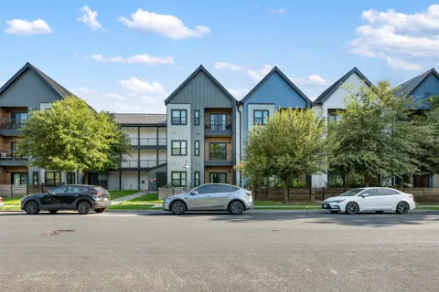 3101 W Govalle Avenue #111