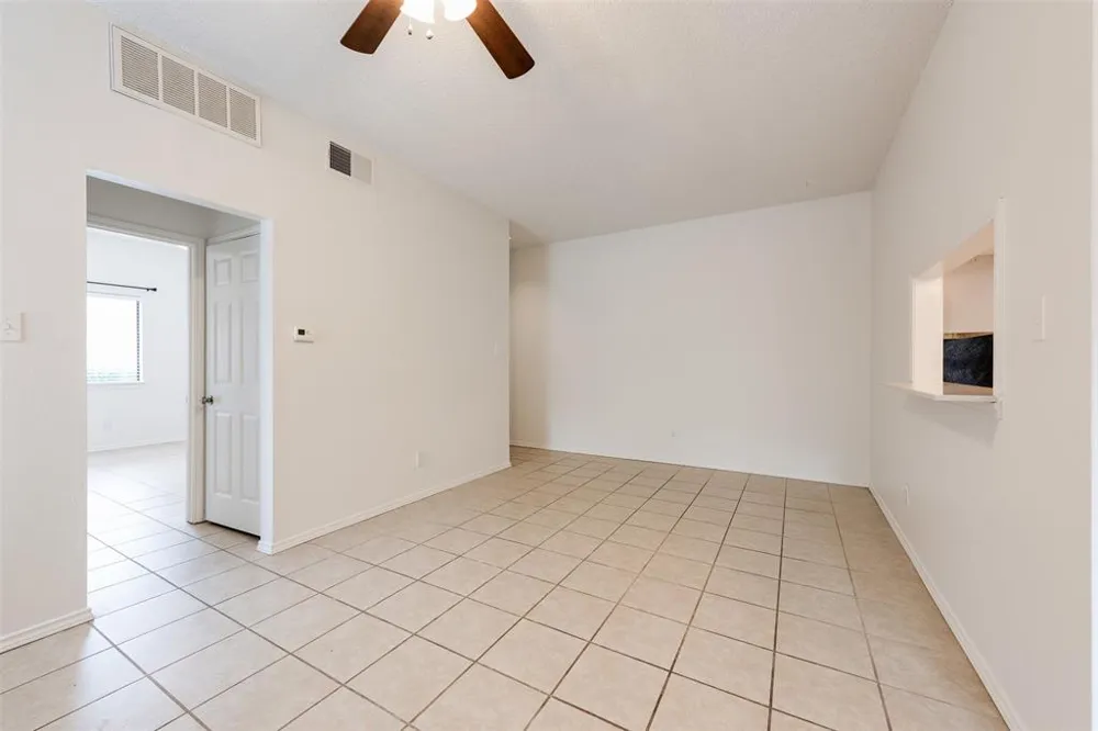 9100 Mountain Ridge Drive #105 Austin, TX 78759