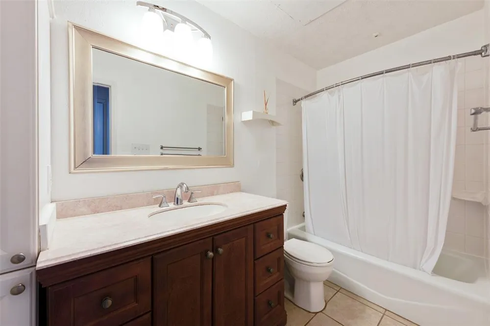 9100 Mountain Ridge Drive #105 Austin, TX 78759