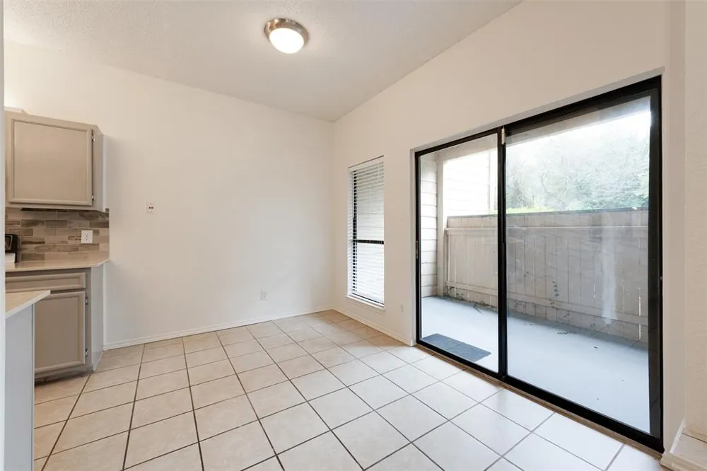 9100 Mountain Ridge Drive #105 Austin, TX 78759